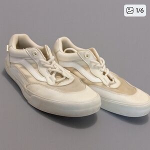 Vans Wayvee tennis shoes